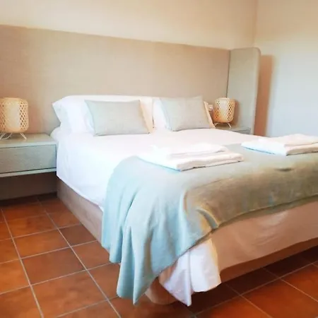 La Casa De Los Illos, Chalet Completo En Holiday home